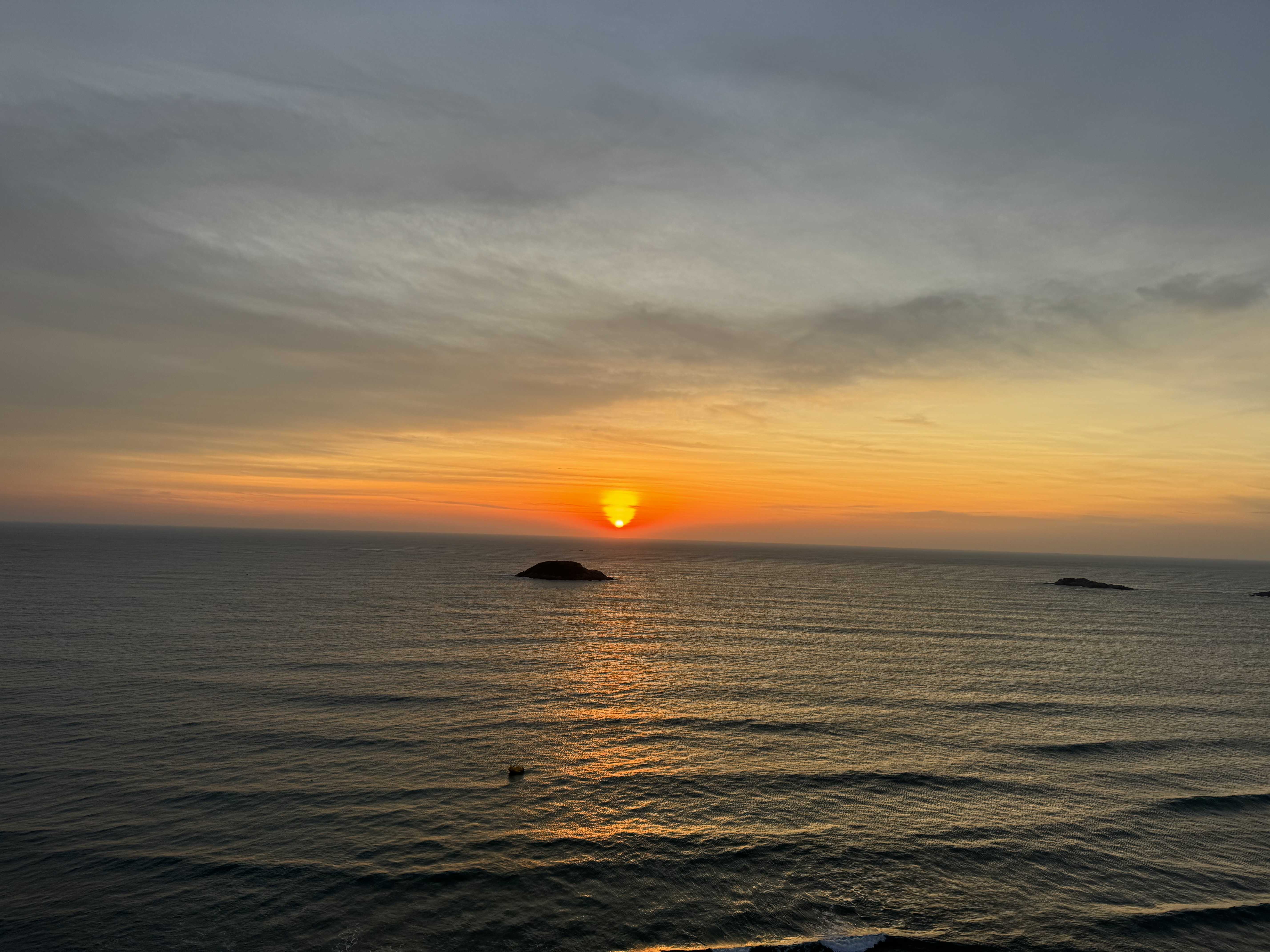 海边看太阳升起